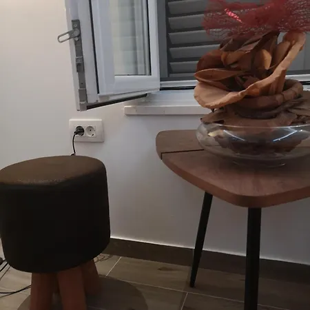 דירה Ella