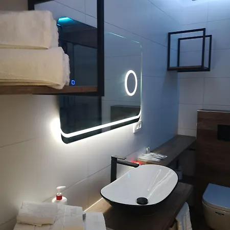 Ella Apartment Split