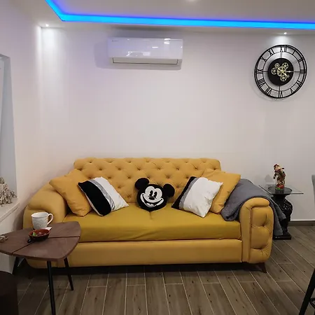 Ella Apartment Split